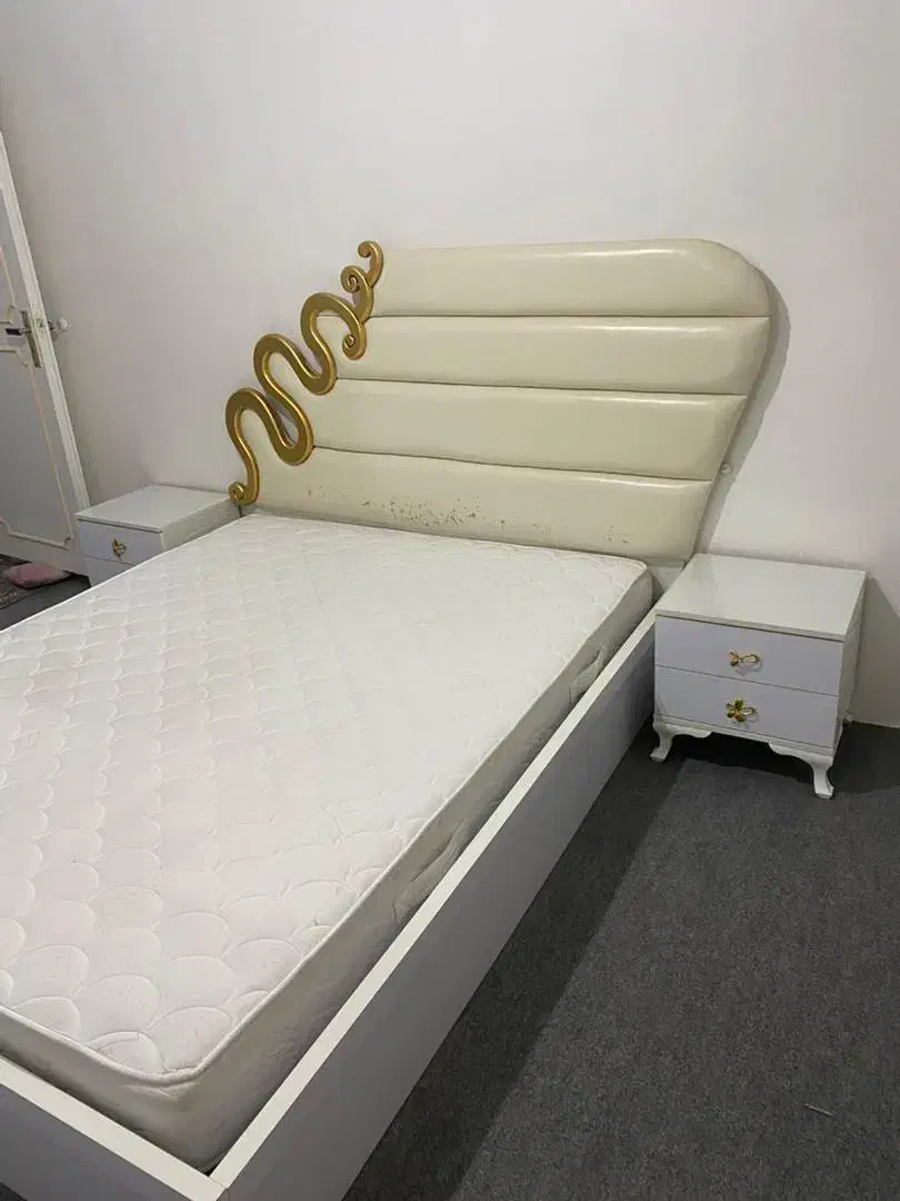 فروش تخت خواب ۲ نفره با پاتختی و میز تلوزیون|تخت و سرویس خواب|خوی, |دیوار