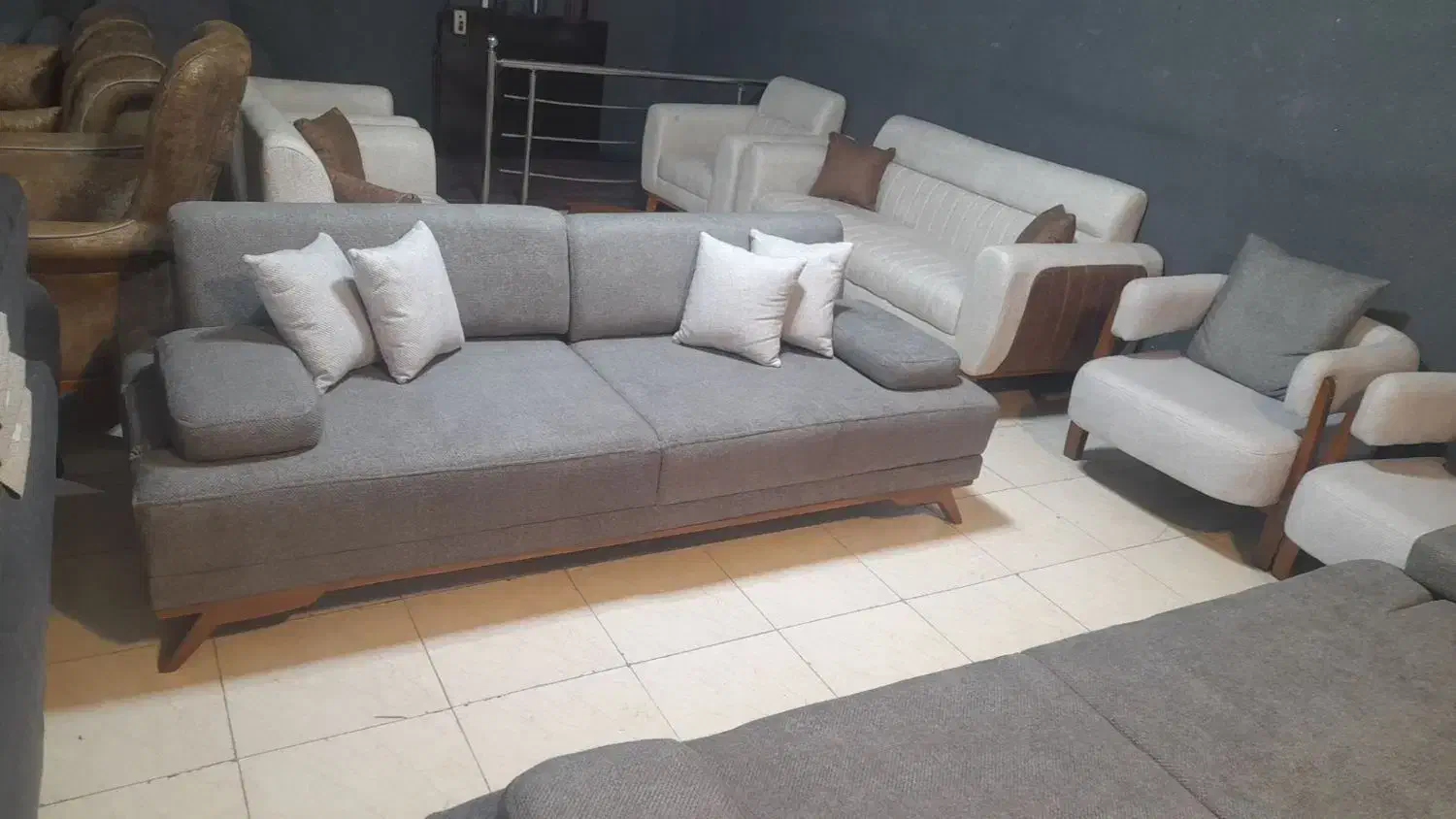 مبل راحتی مدل سلین مبل ساده و راحت|مبلمان خانگی و میز عسلی|اصفهان, کساره|دیوار