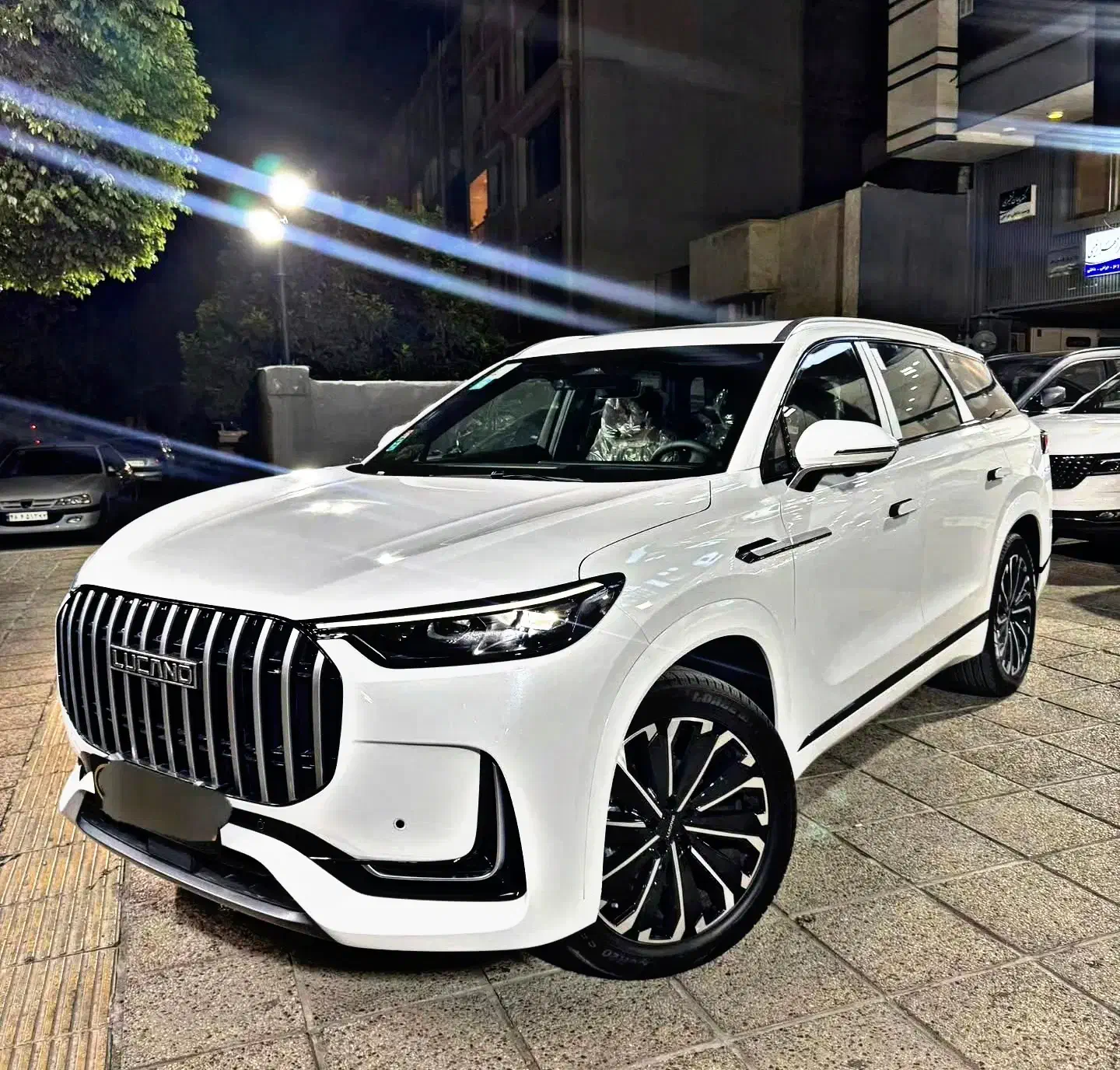 لوکانو L8 ال هشت سفید و مشکی // مدل 1404 صفر خشک|خودرو سواری و وانت|تهران, درختی|دیوار