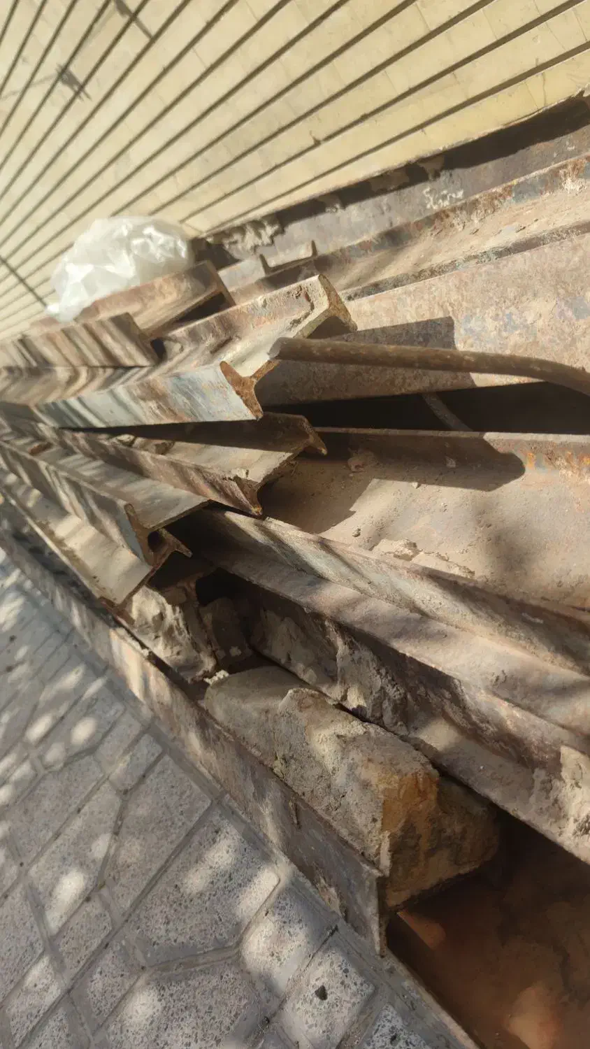 تیرآهن دست دوم|مصالح و تجهیزات ساختمان|خمینی‌شهر, |دیوار