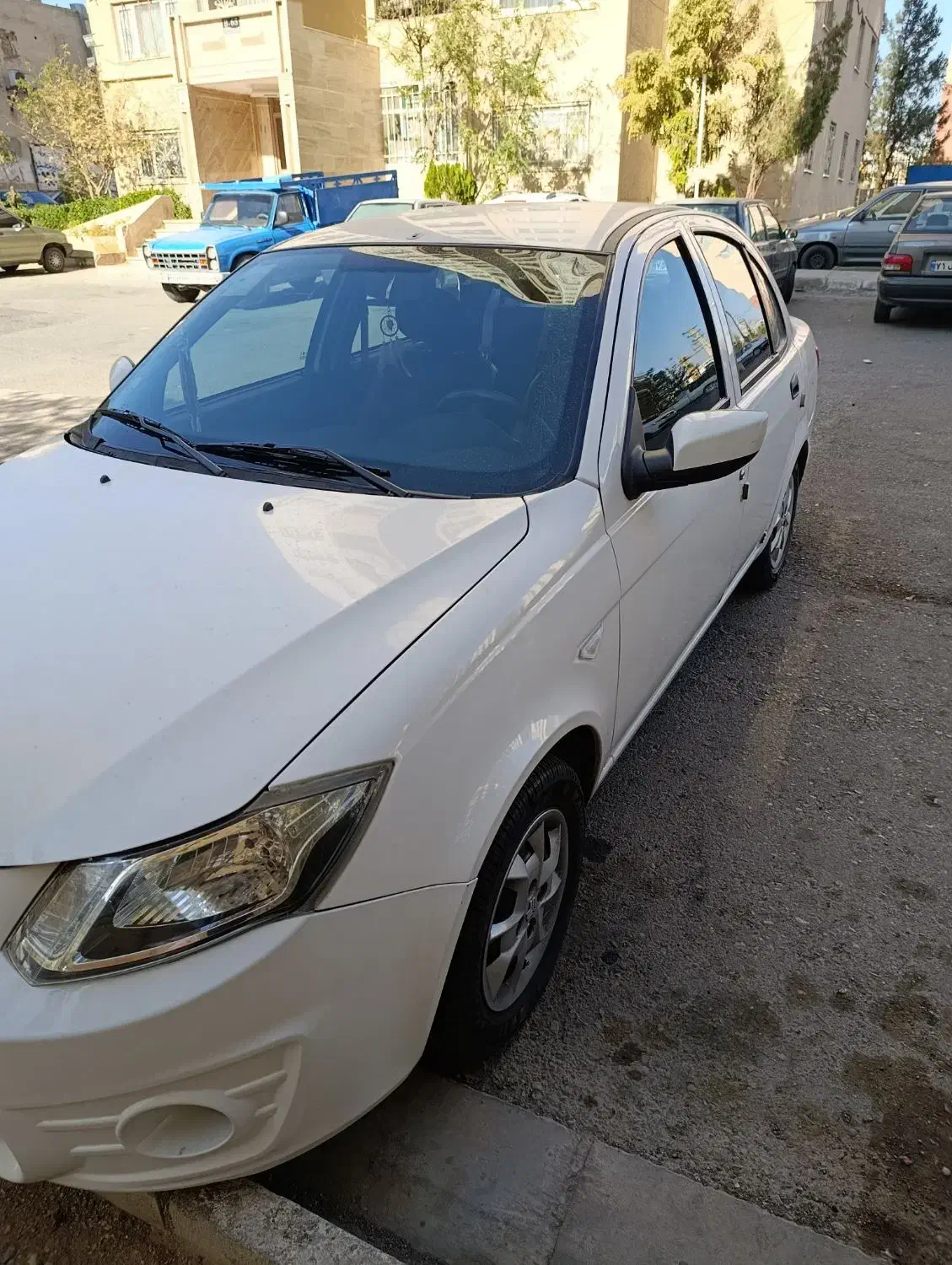 سواری ساینا|خودرو سواری و وانت|پرند, فاز ۵|دیوار