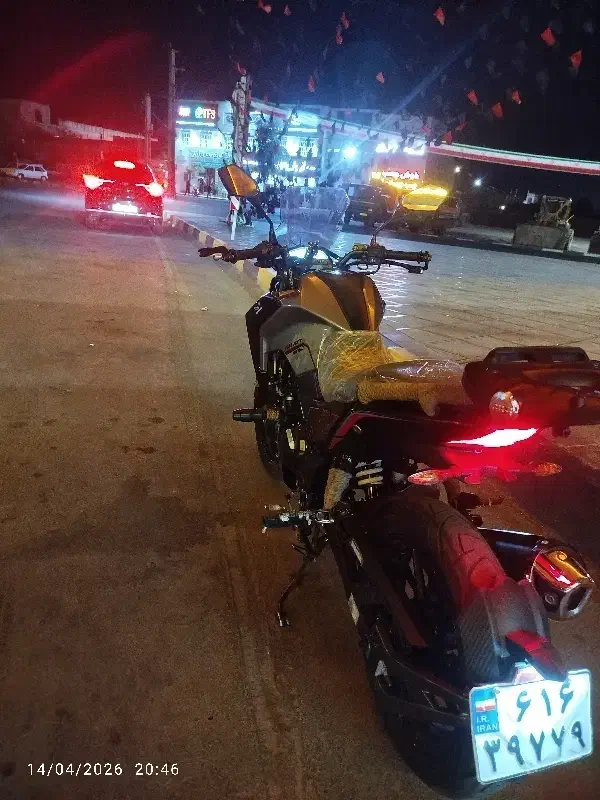 NA180|موتورسیکلت|قم, قلعه کامکار|دیوار