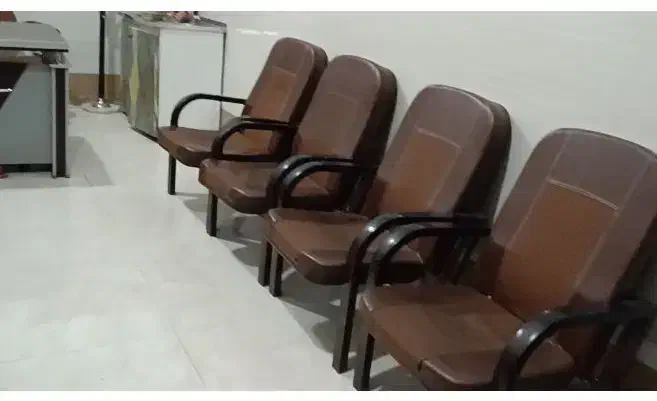 صندلی و میز بنگاه|دفتر کار|الیگودرز, |دیوار