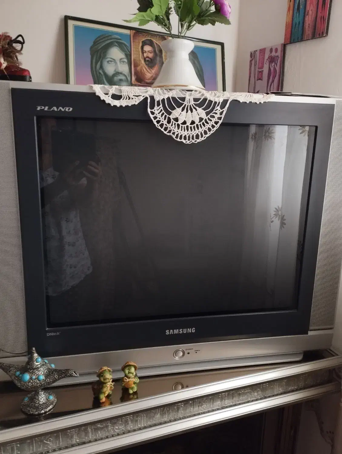 تلویزیون ۲۹اینچ.قیمت ۳۰۰۰۰۰۰ تومان.|تلویزیون و پروژکتور|رشت, پیرکلاچای|دیوار