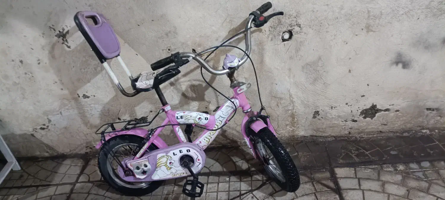 دوچرخه|دوچرخه، اسکیت، اسکوتر|قدس, شهر‌قدس|دیوار