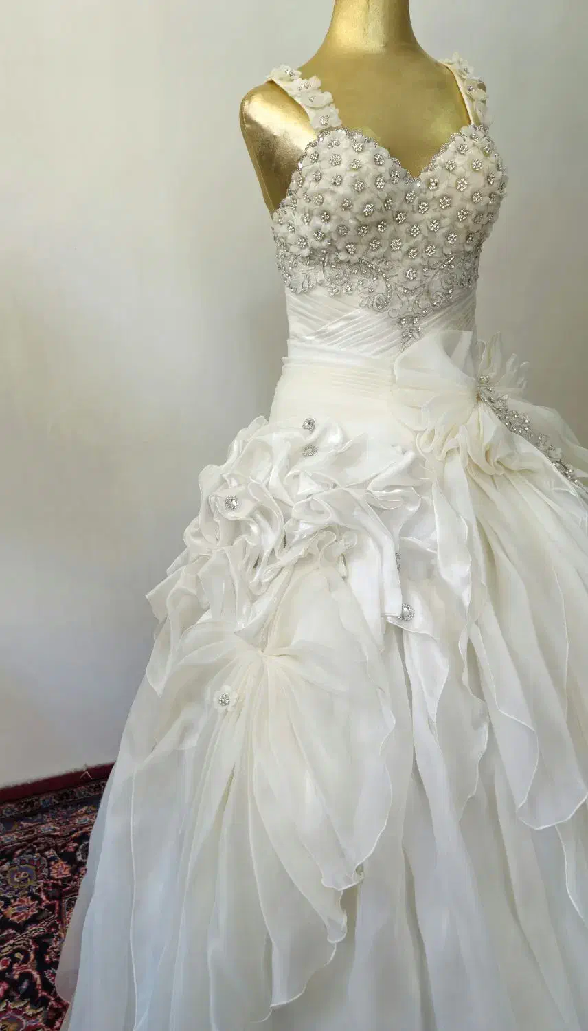 لباس عروس|لباس|مرند, |دیوار