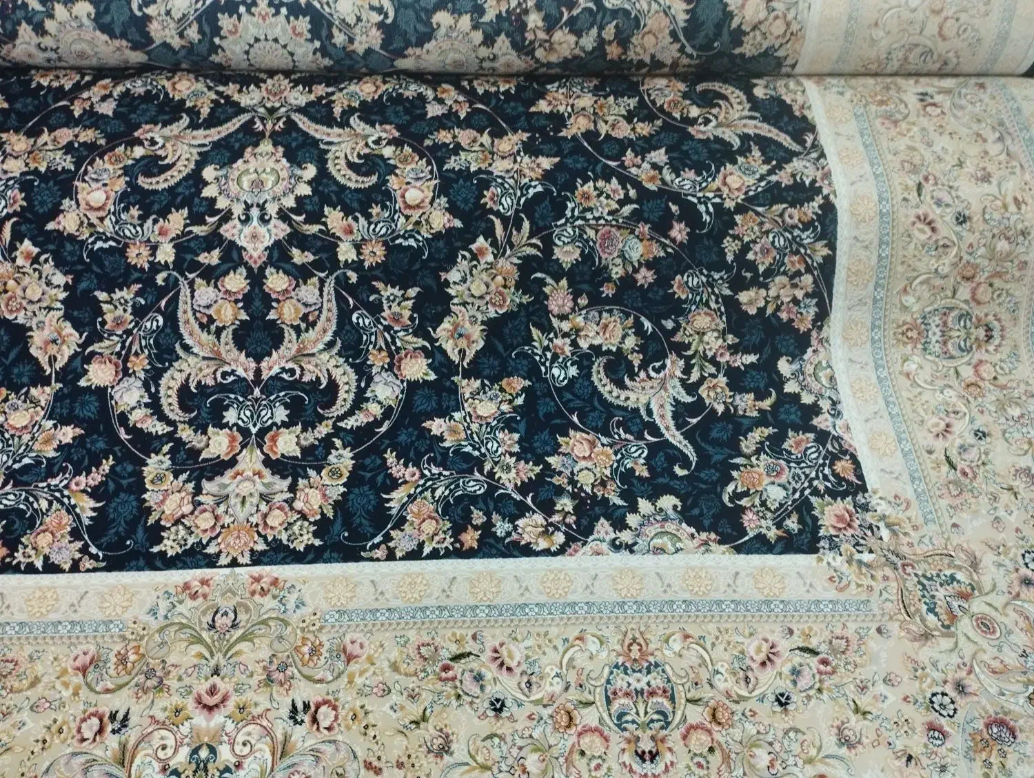 فرش گل ابریشمی ۴ تخته ۹ متری|فرش|قم, حنیف نژاد|دیوار