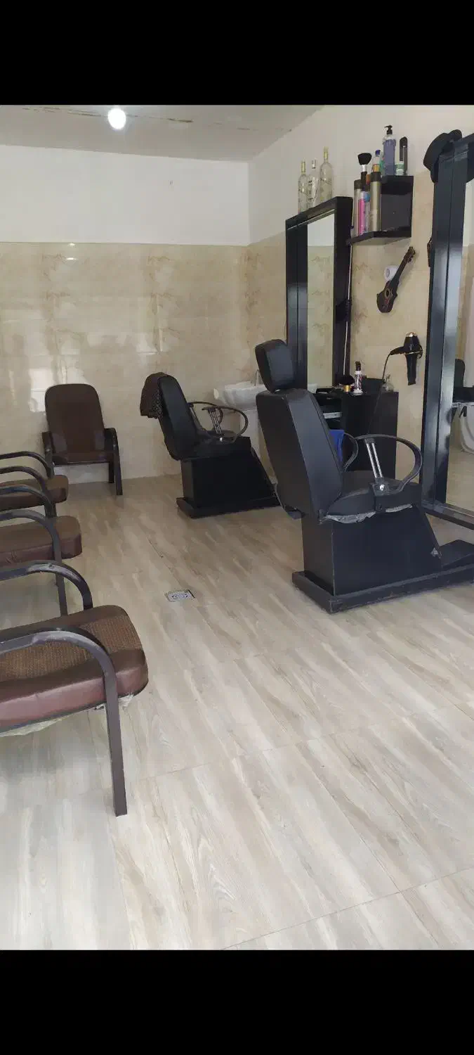 آینه آرایشگری|آرایشگاه و سالنهای زیبایی|سقز, |دیوار