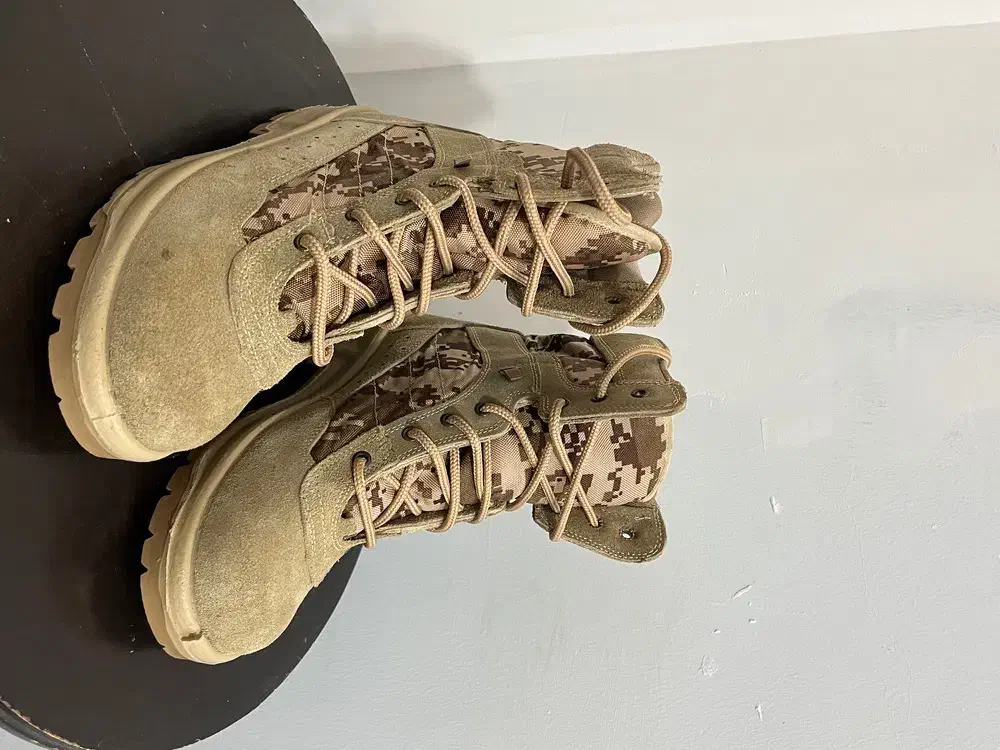 لباس و پوتین نظامی خاکی|لباس|پاکدشت, حصار امیر|دیوار