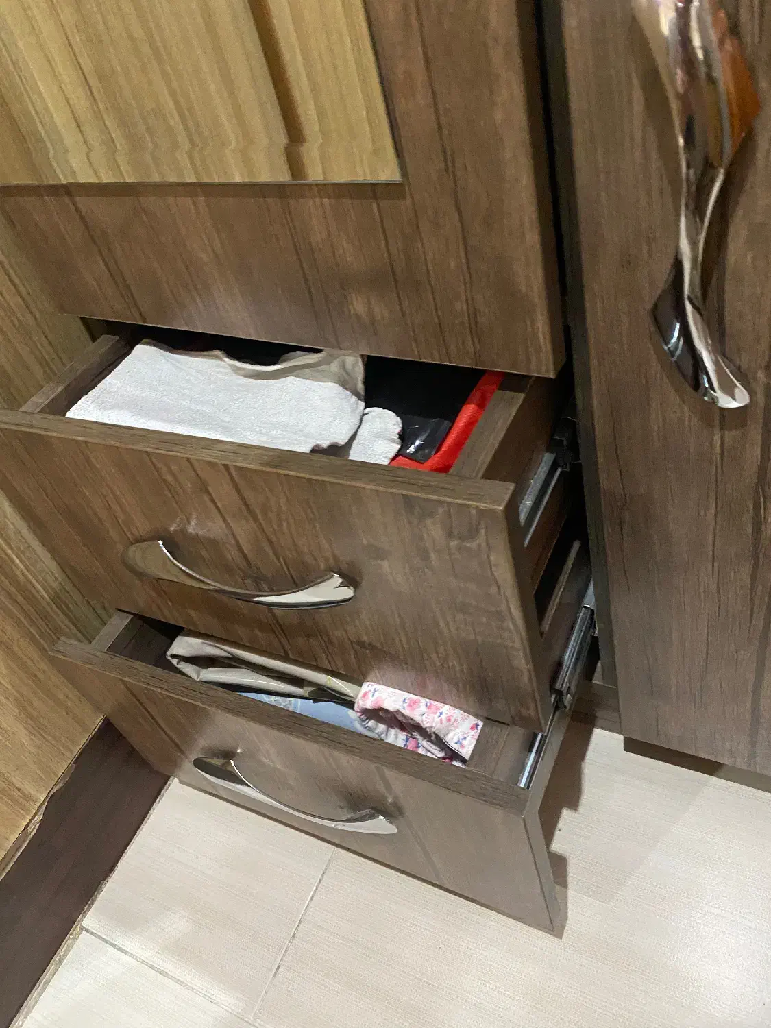 جاکفشی قدی|جاکفشی، کمد، دراور|اندیشه, شهرک مریم|دیوار