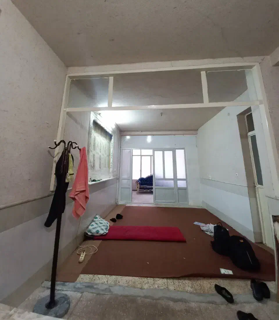 منزل اجاره ای همکف به اتباع هم اجاره داده می شود|اجارهٔ خانه و ویلا|قم, دروازه ری|دیوار