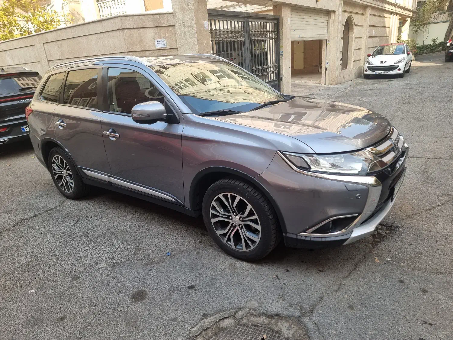 میتسوبیشی اوتلندر ۲۰۱۷ تیپ پنج|خودرو سواری و وانت|تهران, قیطریه|دیوار
