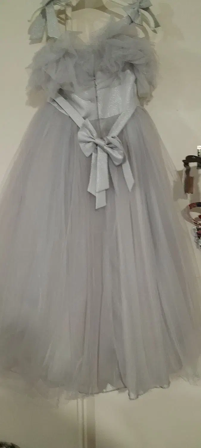 لباس مجلسی|لباس|اقبالیه, |دیوار