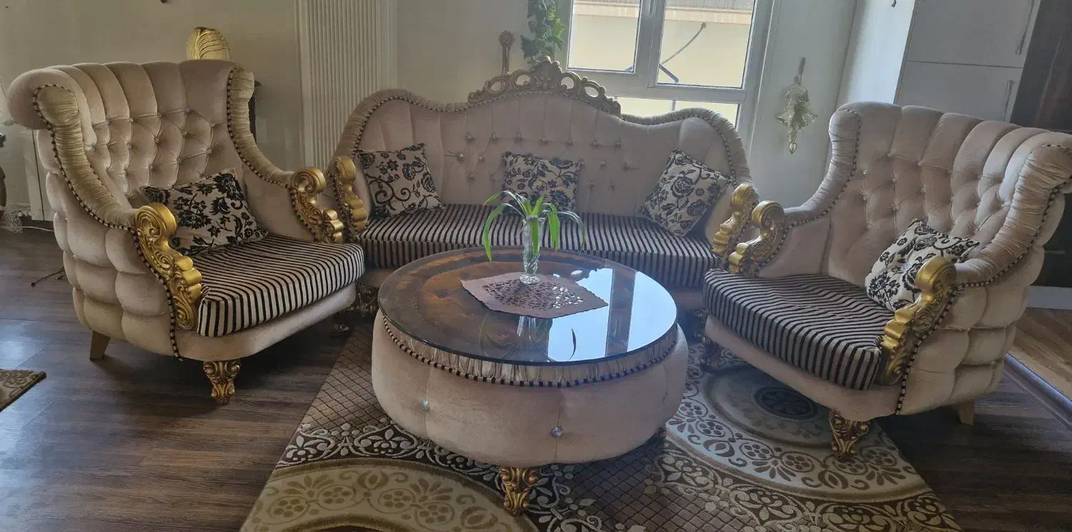 مبل نیم ست با میز وسط و شیشه|مبلمان خانگی و میز عسلی|کرج, فاز ۱ مهرشهر|دیوار