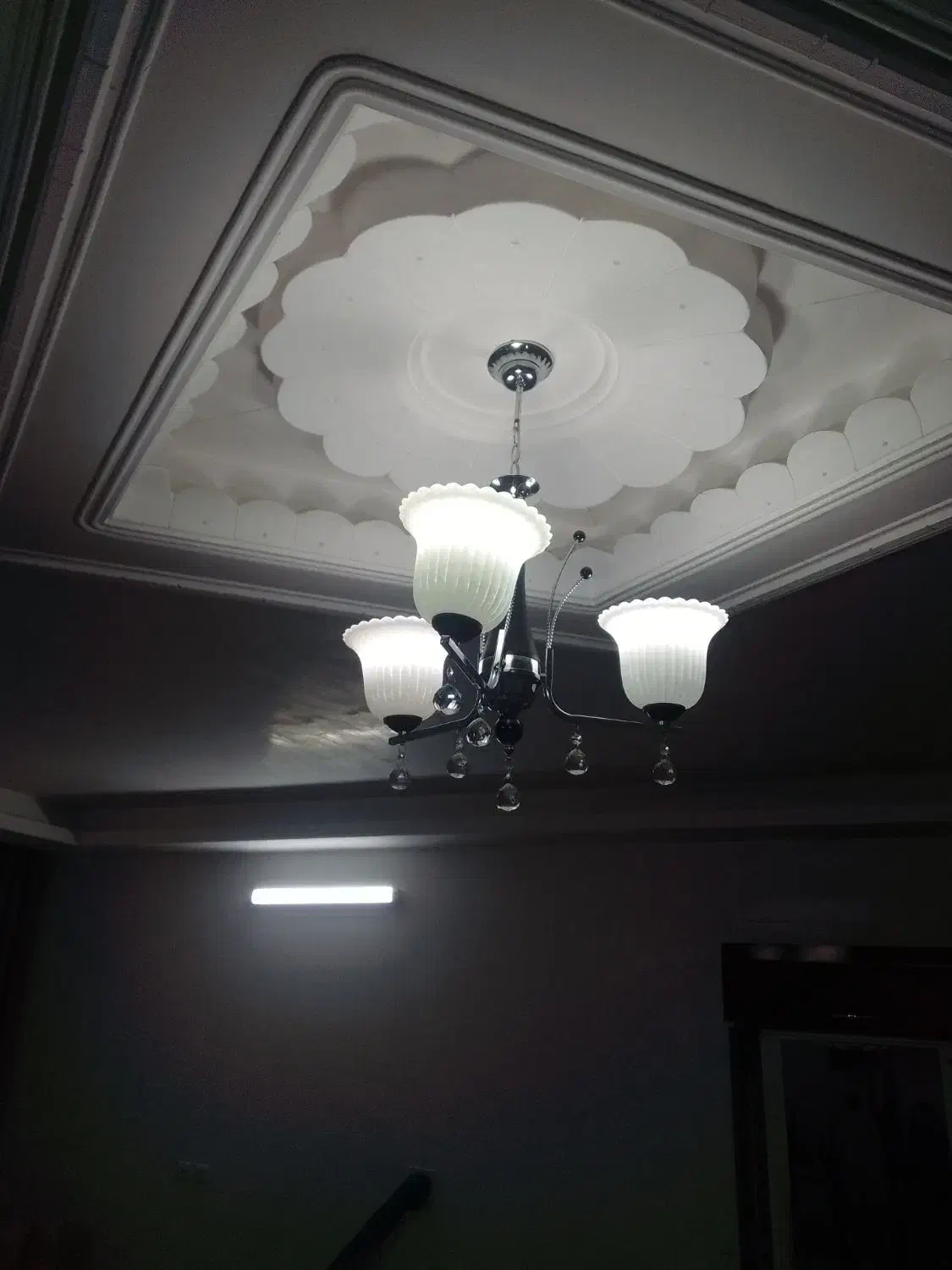 لوستر|لوستر و چراغ آویز|نیشابور, خط کاشمر|دیوار