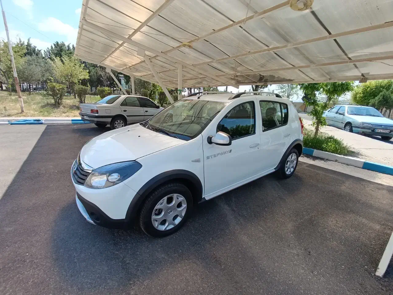 ساندروی استپ وی دنده ای مدل 1397|خودرو سواری و وانت|تهران, اتحاد|دیوار