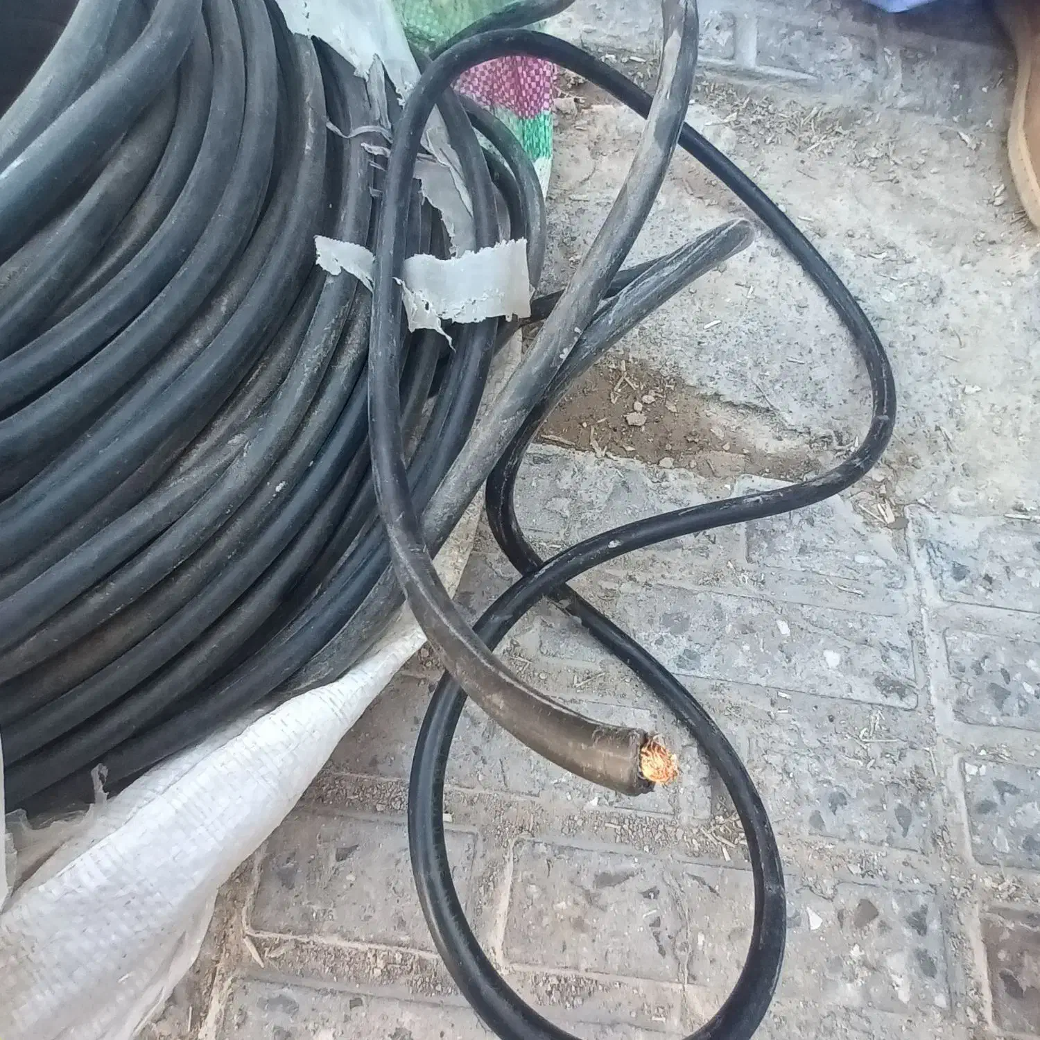 کابل‌چهار‌۱۰۰‌متر|ابزارآلات|خاش, |دیوار