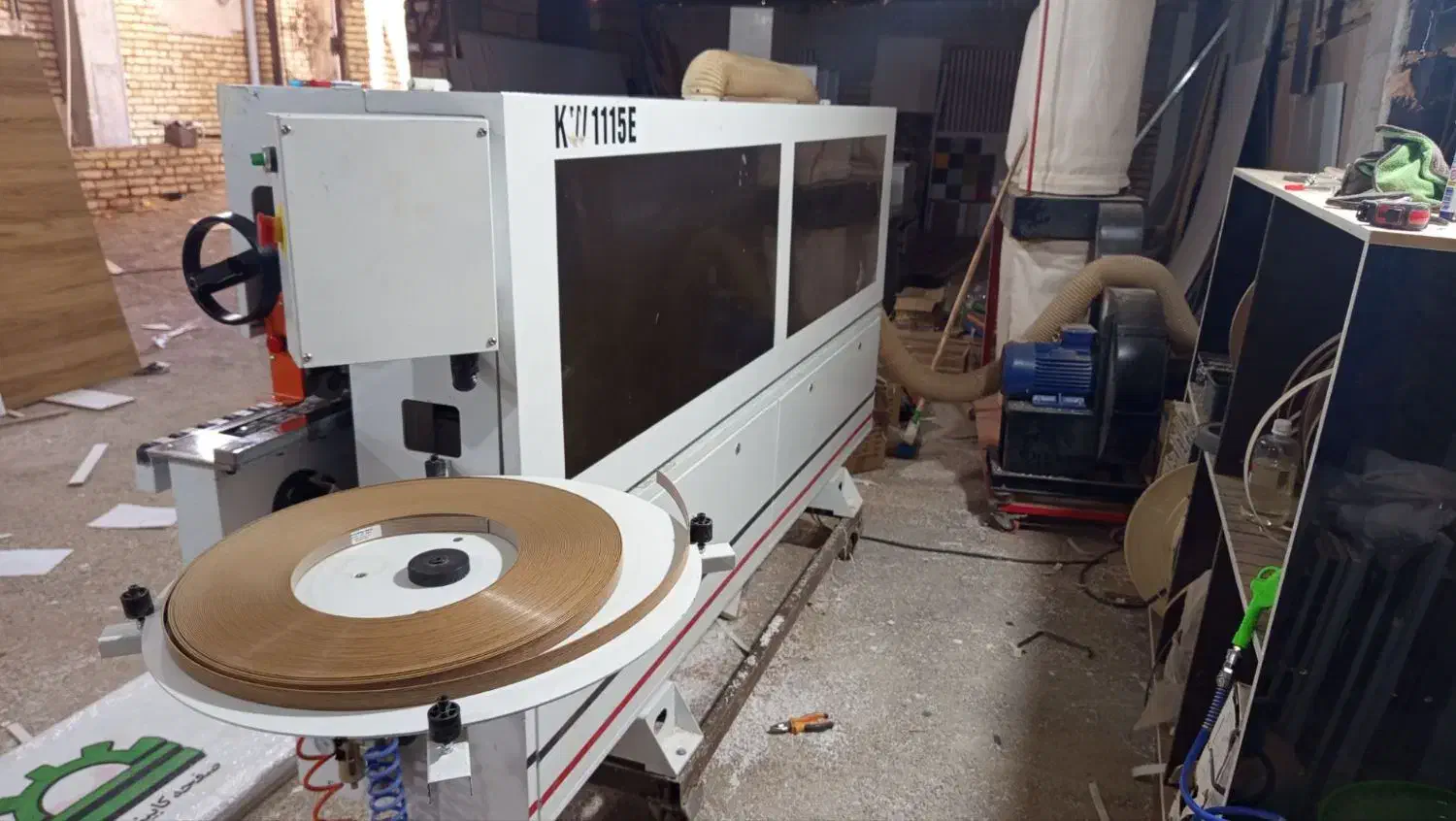 لبه چسبان پمپ باد مکنده|ماشین‌آلات صنعتی|اسفراین, |دیوار