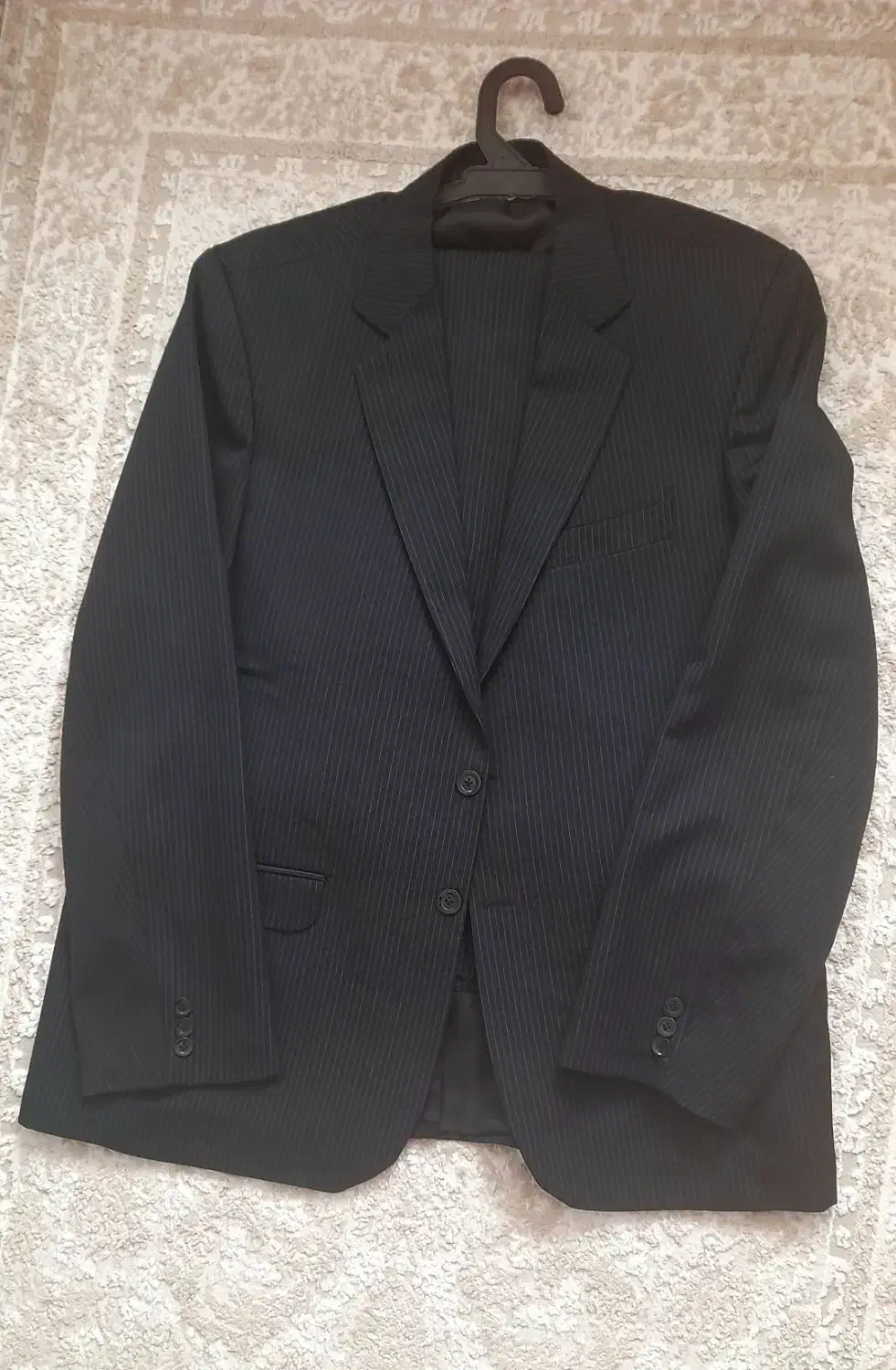 کت شلوار|لباس|رشت, نخودچر|دیوار