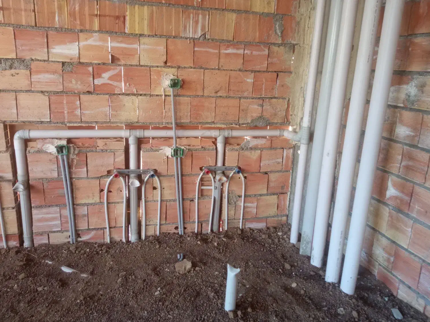 طراحی و اجرای انواع لوله کشی ساختمان....|خدمات پیشه و مهارت|ارومیه, |دیوار