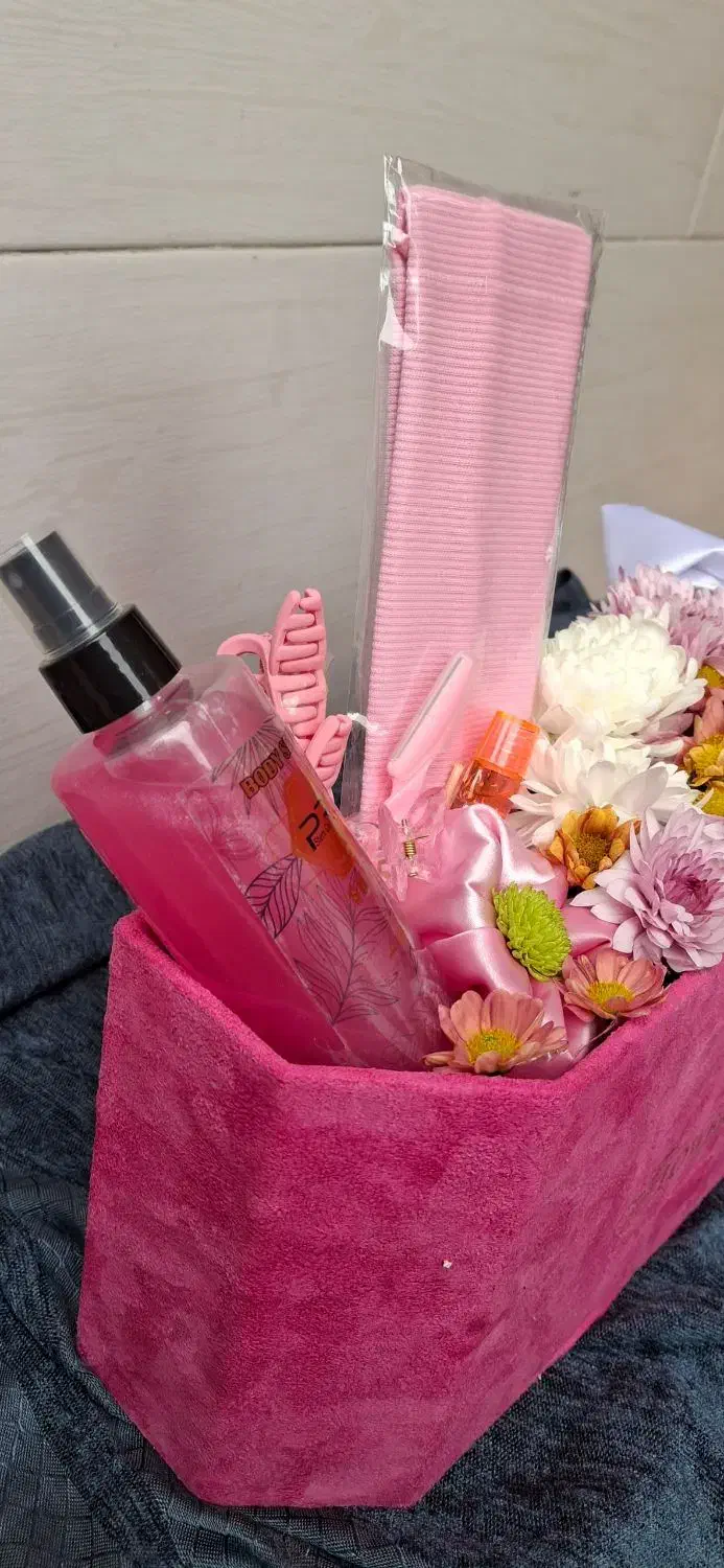 باکس گل صورتی|گل مصنوعی|یزد, |دیوار