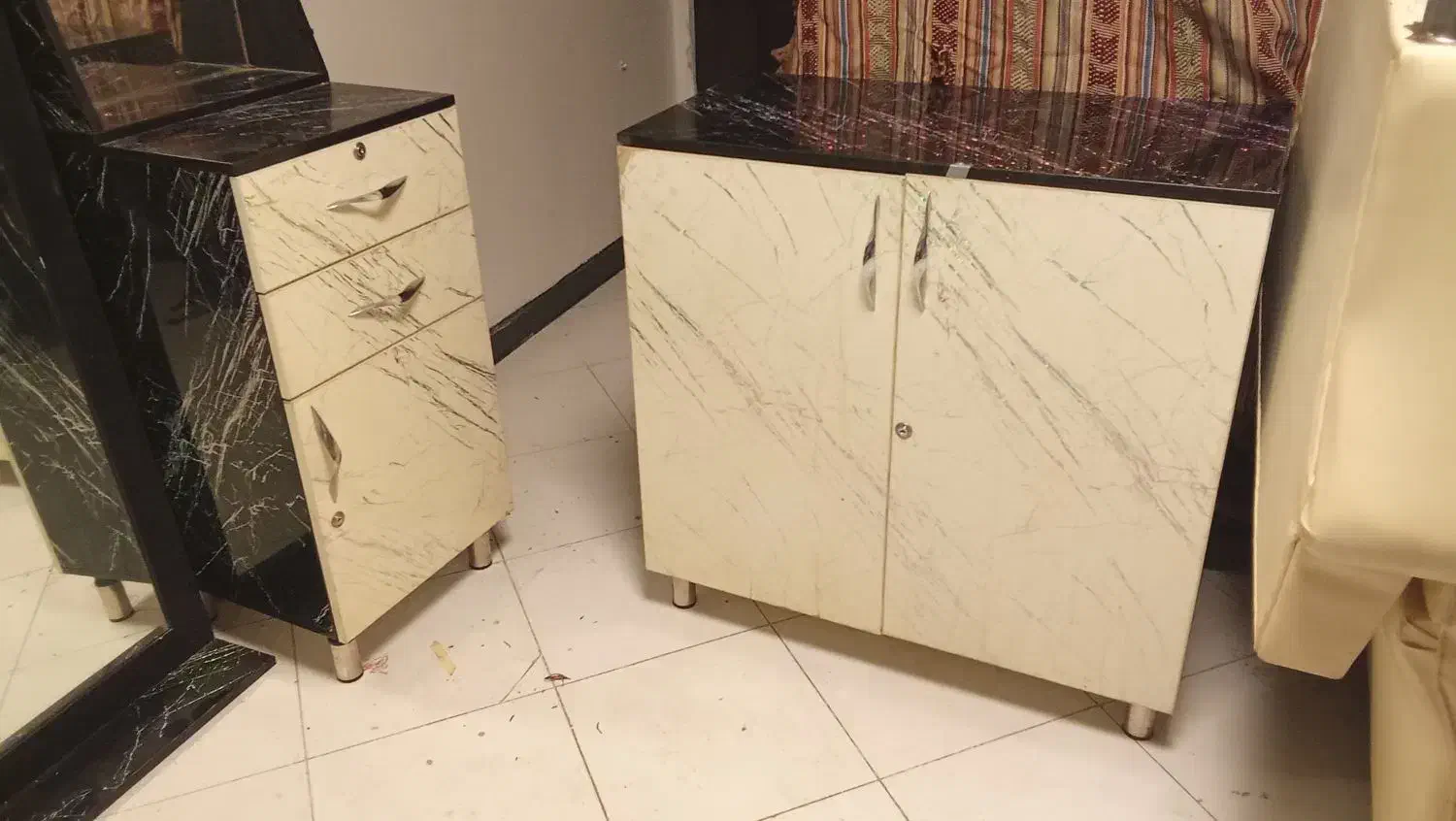 کمد و آینه / سرویس آرایشگاه|آرایشگاه و سالن‌های زیبایی|ماهدشت, |دیوار