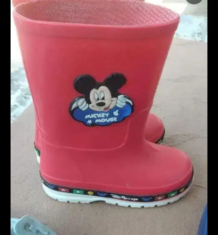 کوله و چکمه|کفش و لباس بچه|رضوانشهر, |دیوار