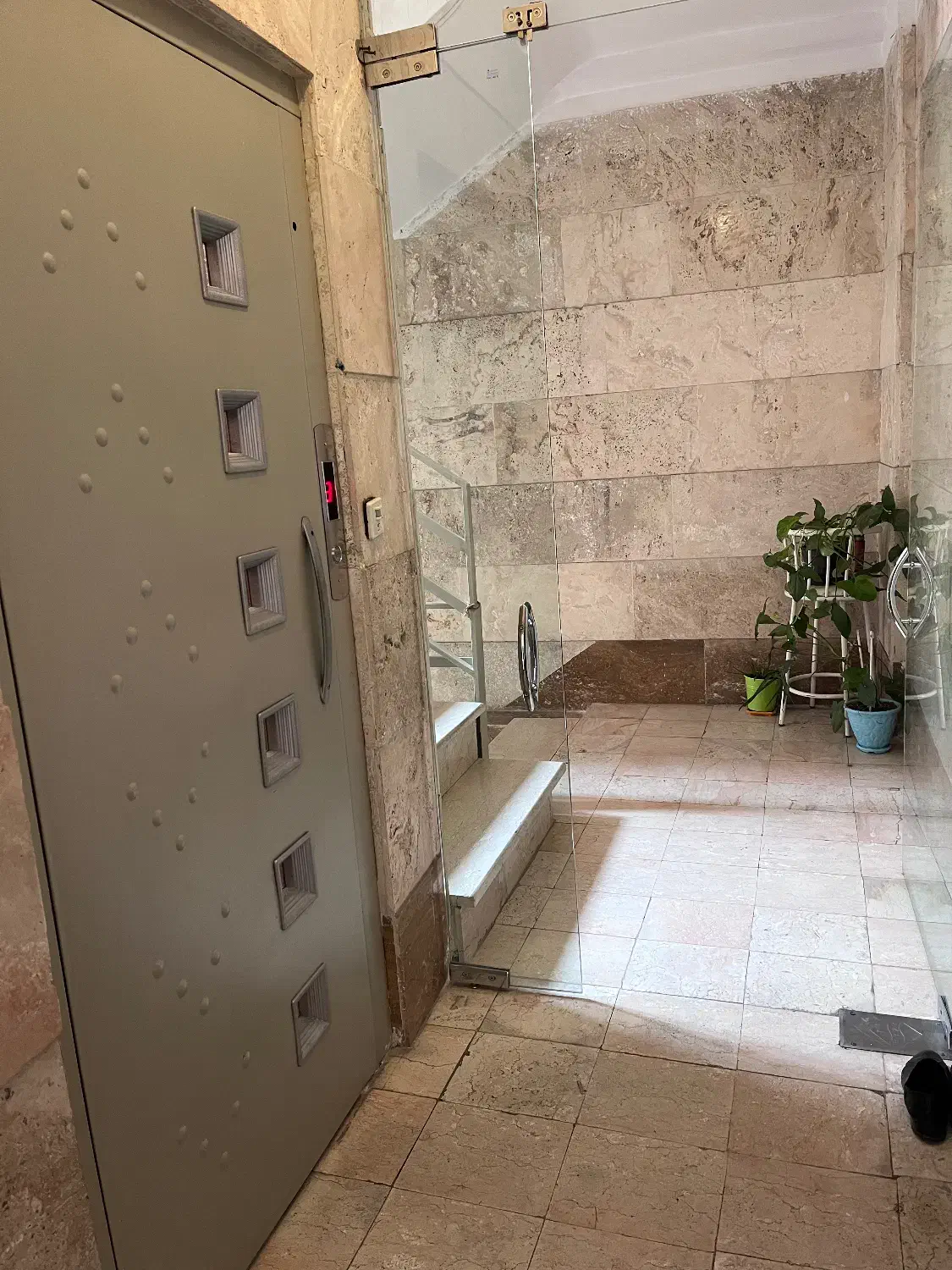 اجاره آپارتمان میثاق ۸۱ متر دوخواب