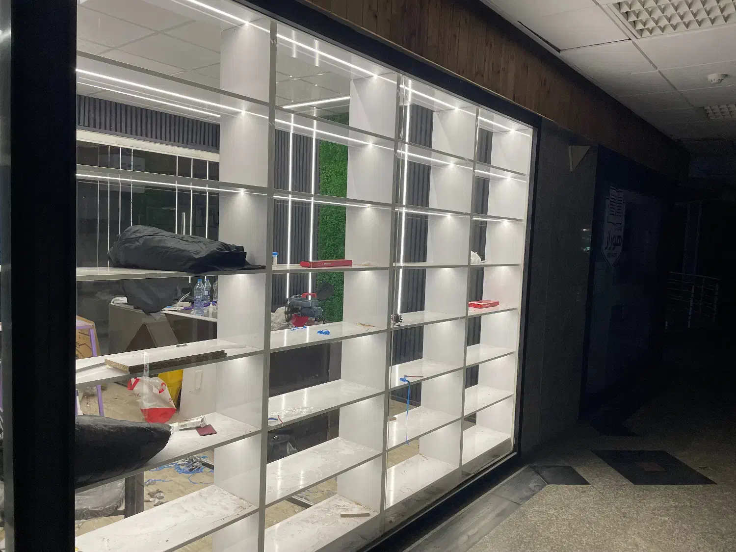 نورپردازی لاینر و هالوژن برقکاری|ریسه و چراغ تزئینی|همدان, |دیوار