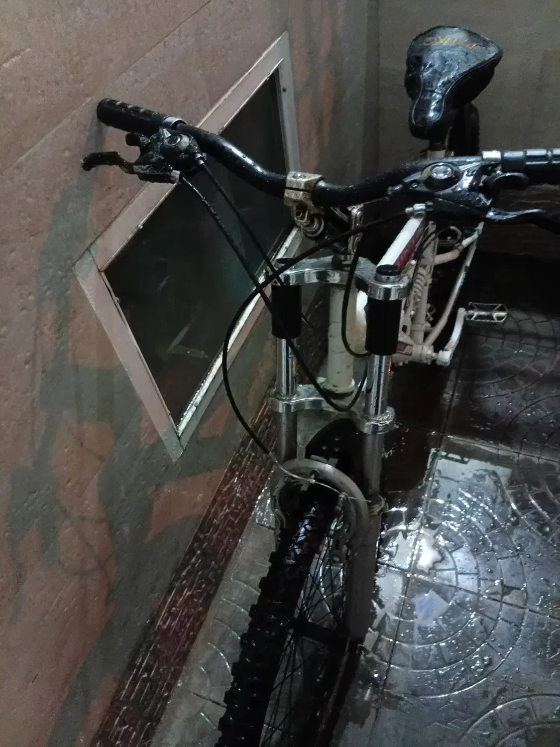 دوچرخه فنردار سفید سند دار|دوچرخه، اسکیت، اسکوتر|ملکان, |دیوار