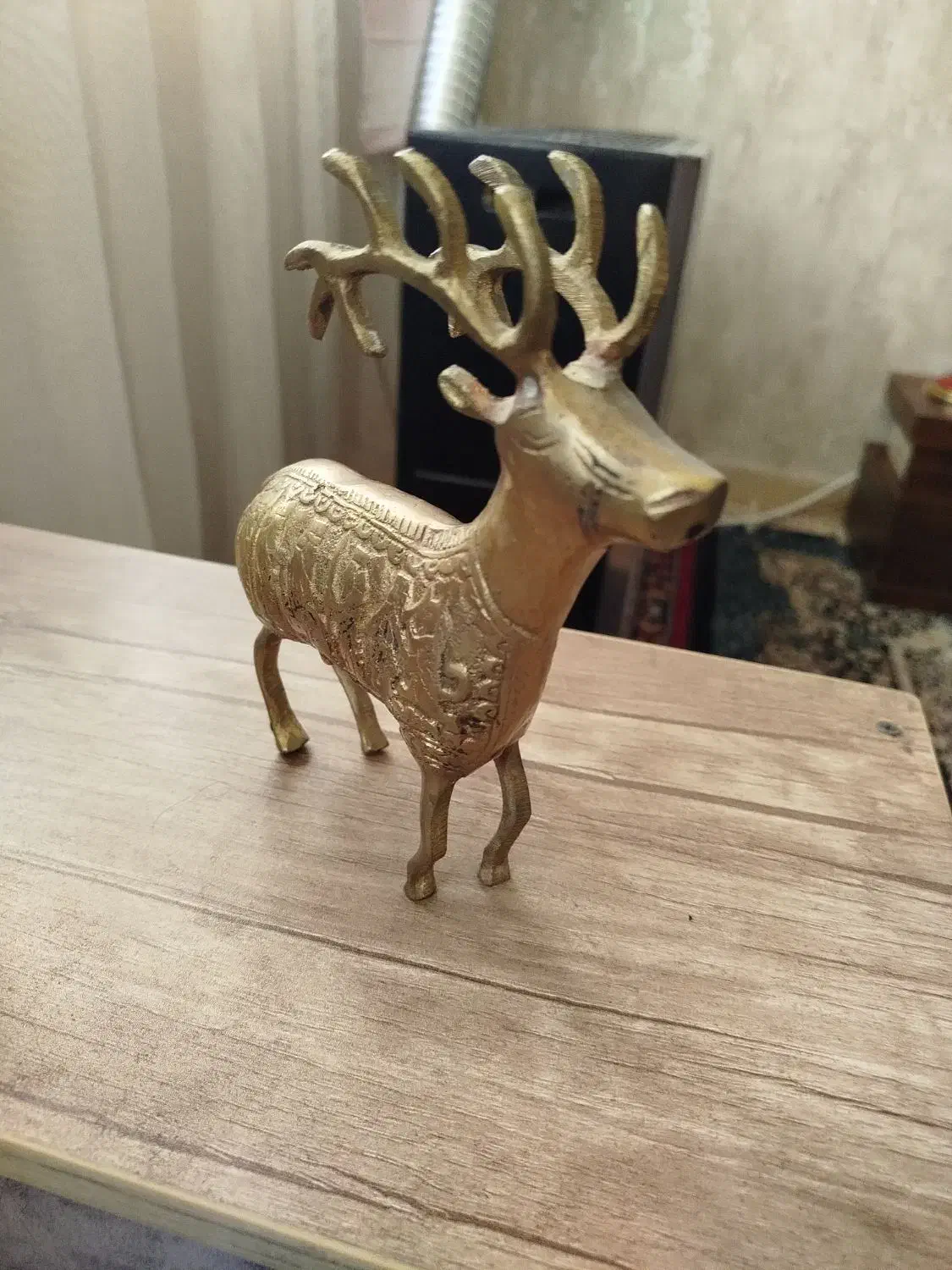 مجسمه برنجی|کلکسیون اشیاء عتیقه|تهران, خواجه نظام الملک|دیوار