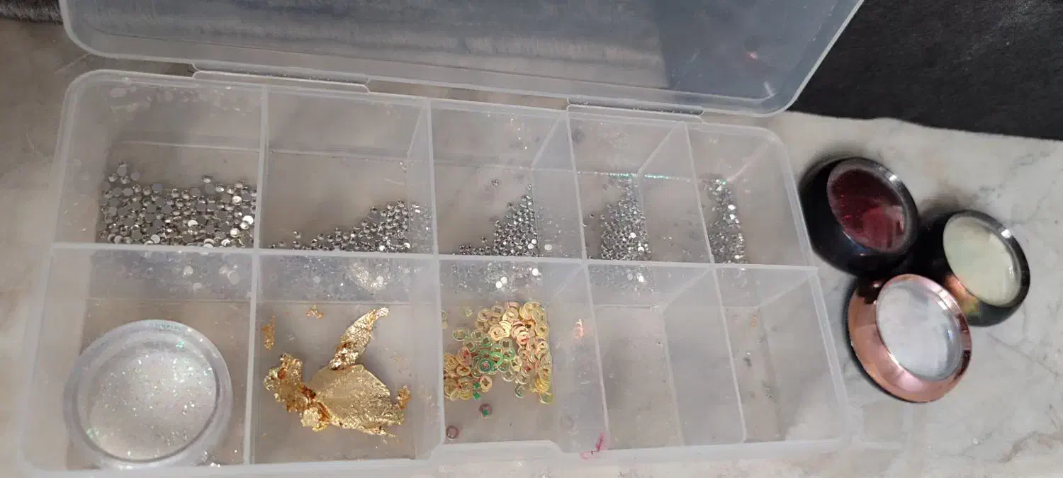 وسایل کاشت ناخن|آرایشی، بهداشتی، درمانی|لاهیجان, کوی زمانی|دیوار