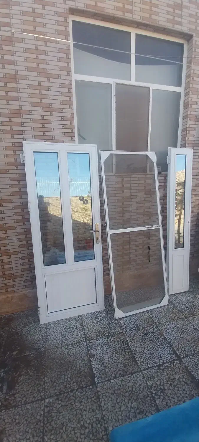 در و پنجره المینیومی سالم|مصالح و تجهیزات ساختمان|لنجان, |دیوار