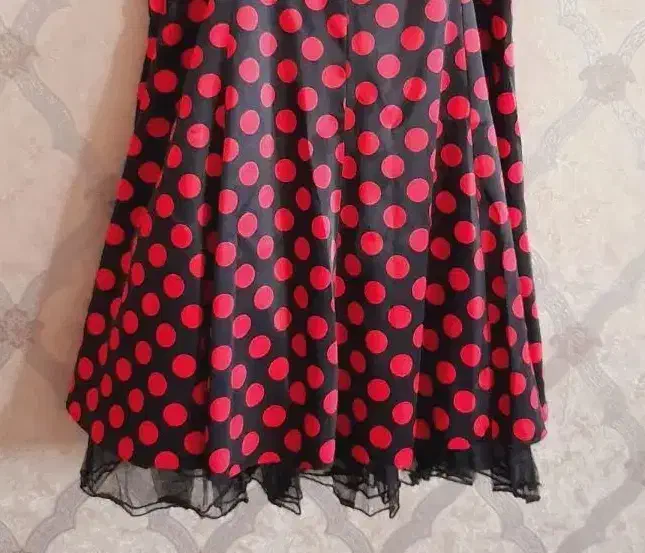 لباس مجلسی|لباس|قدس, شهرقدس|دیوار