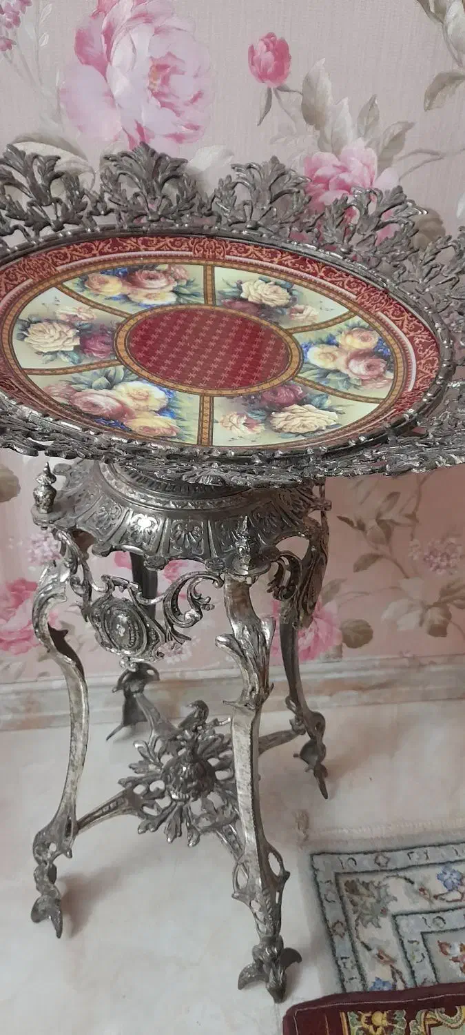 ظرف میوه برنزپایه دار کنار سالنی|صنایع دستی و سایر لوازم تزئینی|کرمانشاه, |دیوار