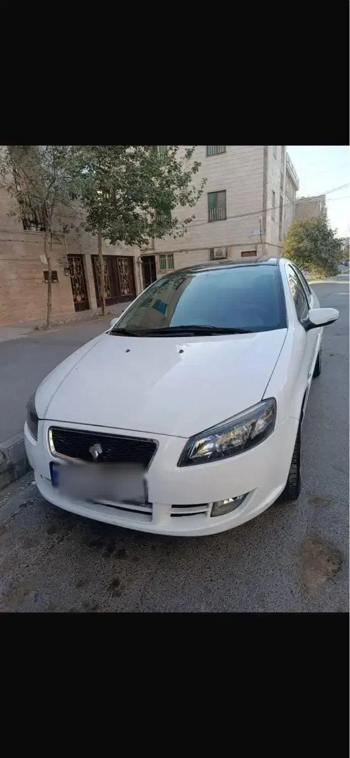 رانا پلاس پانا۱۴۰۰/سقف شیشه ای|خودرو سواری و وانت|پرند, فاز ۵|دیوار