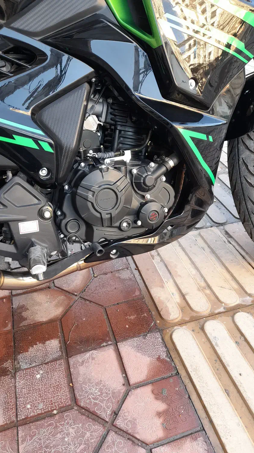 مگلی در حد ۴۰۲ ( معاوضه )|موتورسیکلت|سرخرود, |دیوار