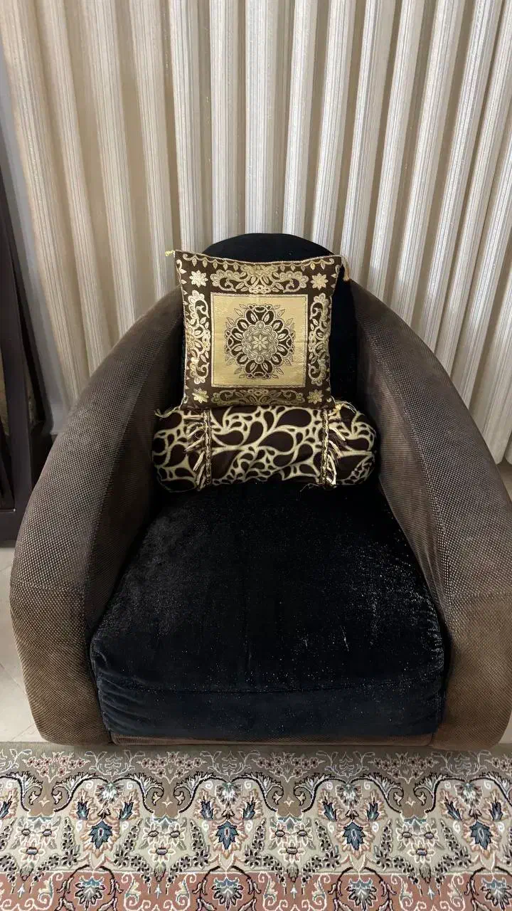 مبل نیم ست ۴ نفره|مبلمان خانگی و میز عسلی|ساری, |دیوار