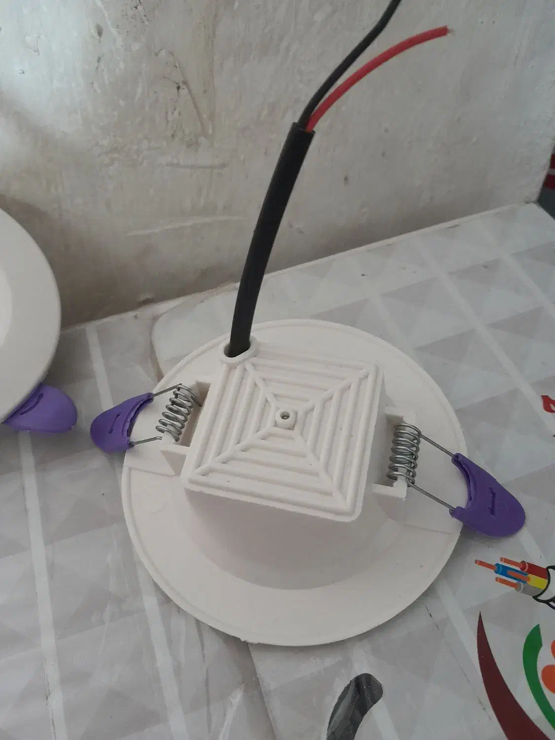 پخش عمده سیم وکابل|عمده‌فروشی|رشت, معلم|دیوار