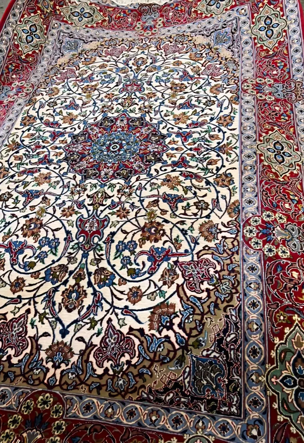 فروش فرش دستباف ابریشمی حاشیه لاکی|فرش|اصفهان, گلستان|دیوار