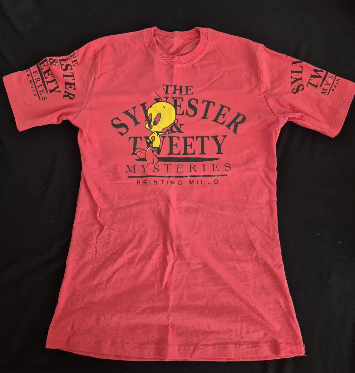 لباس دخترانه|لباس|نجف‌آباد, قلعه سفید|دیوار