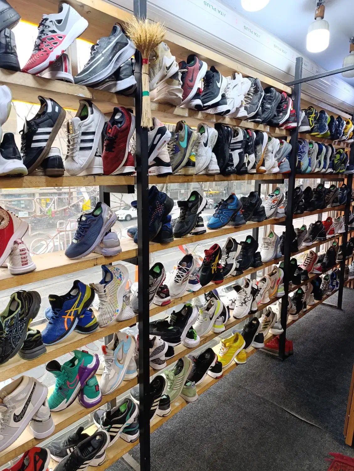 کتونی تاناکورا اورجینال استوک کم کارکرد در حد نو|کیف، کفش، کمربند|تهران, نارمک|دیوار