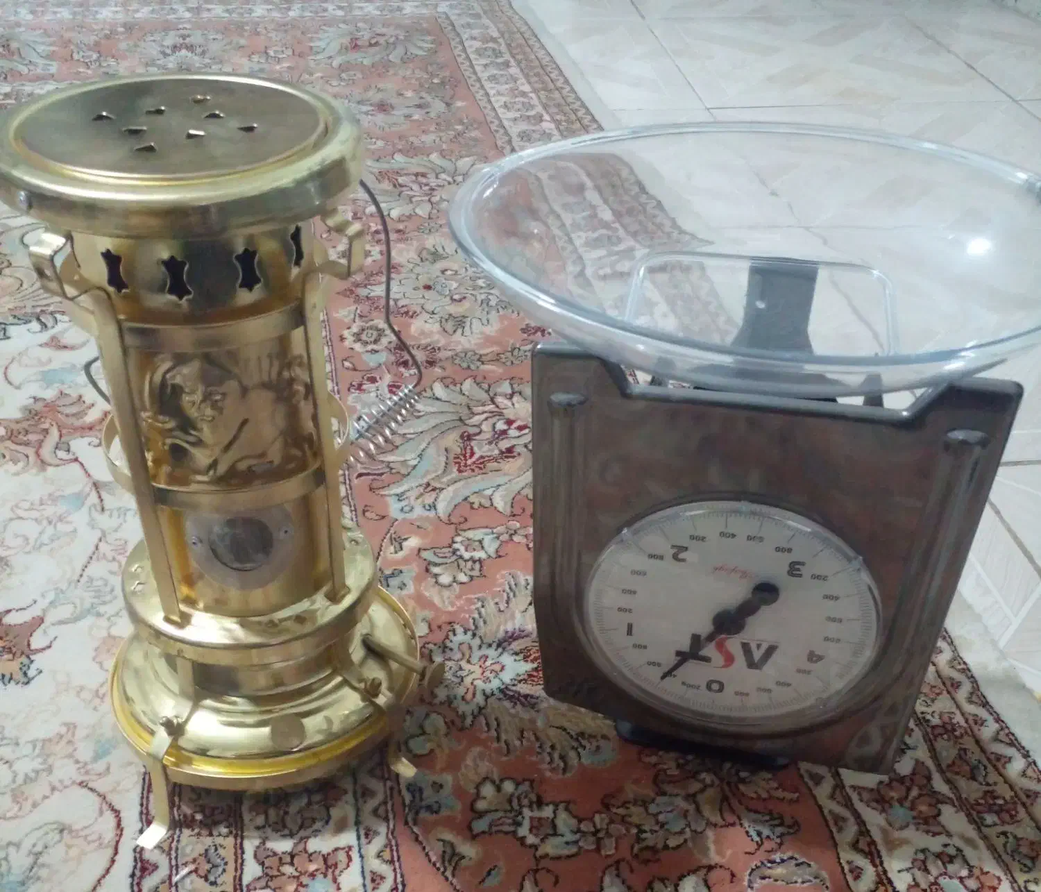 چراغ نفتی نو و ترازو آشپزخانه|کلکسیون اشیاء عتیقه|قدس, شهرقدس|دیوار