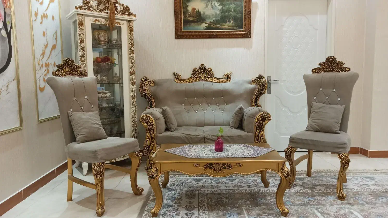 مبلمان سلطنتی و کلاسیک ۱۲ نفره + میز|مبلمان خانگی و میز عسلی|رشت, شهرک صبا|دیوار