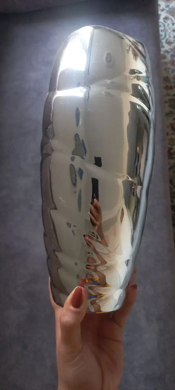 گلدان نقره ای|گل مصنوعی|تهران, باغ فیض|دیوار