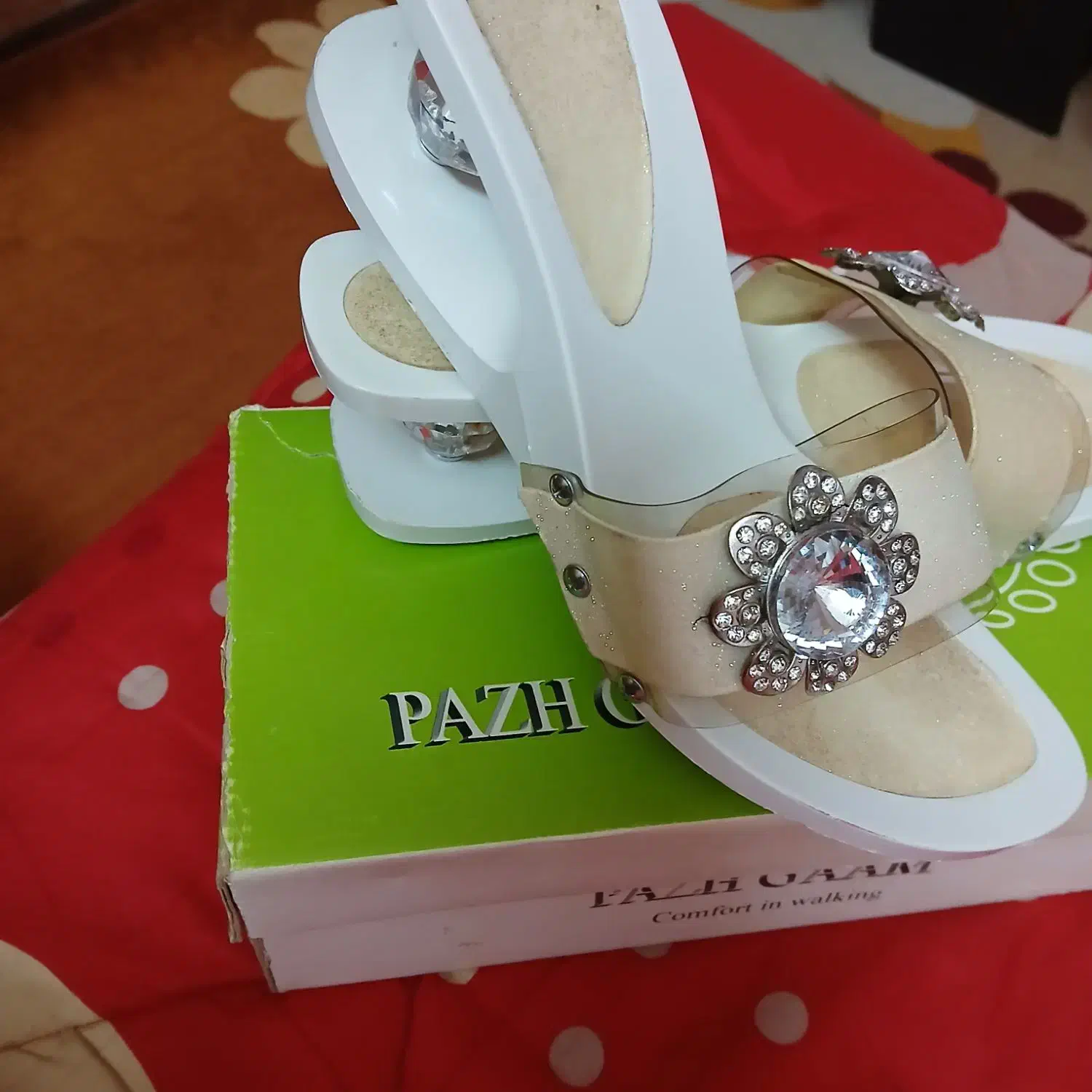 صندل|کیف، کفش، کمربند|شوشتر, |دیوار