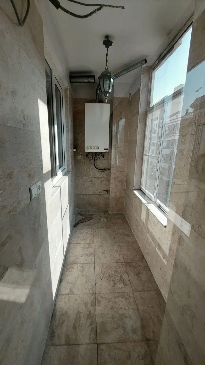 ۱۳۵متر ۳خواب ۹ ساله فول امکانات تک واحدی ط ۴