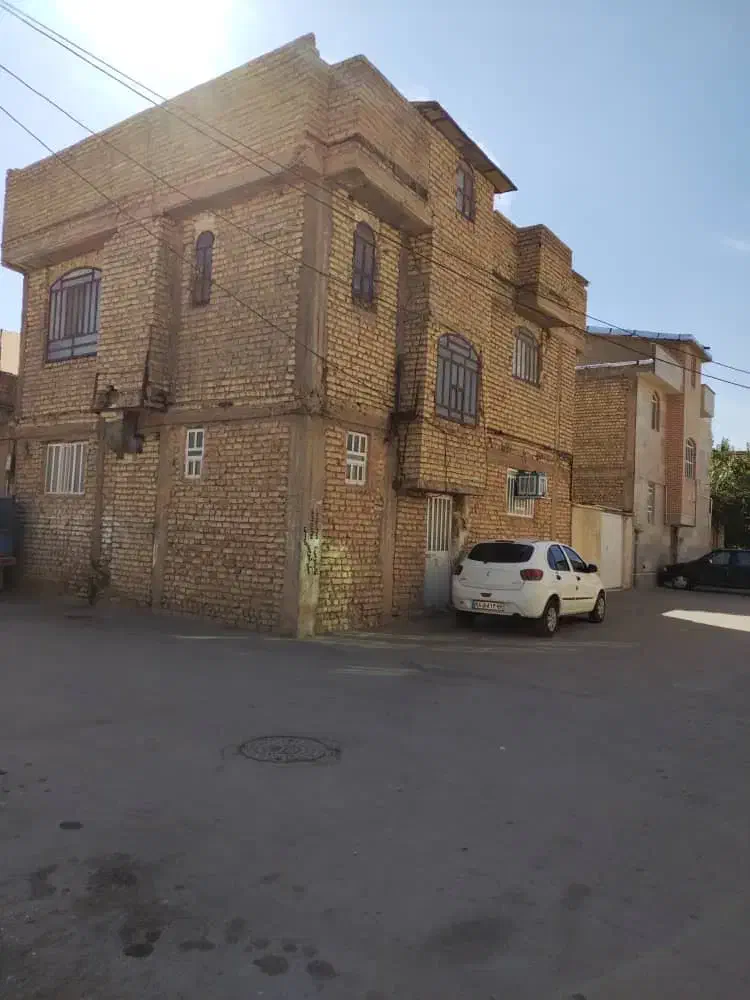 خانه دو طبقه سر نبش ۱۲۰ متری|فروش خانه و ویلا|شیراز, محراب|دیوار