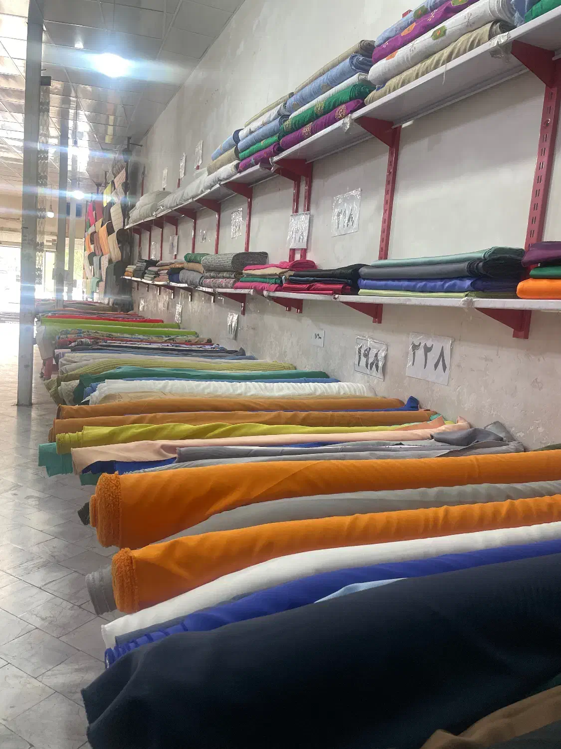 به یک کارگر ساده جهت کار در پارچه نیازمندیم|استخدام خدمات فروشگاه و رستوران|فردیس, منظریه|دیوار