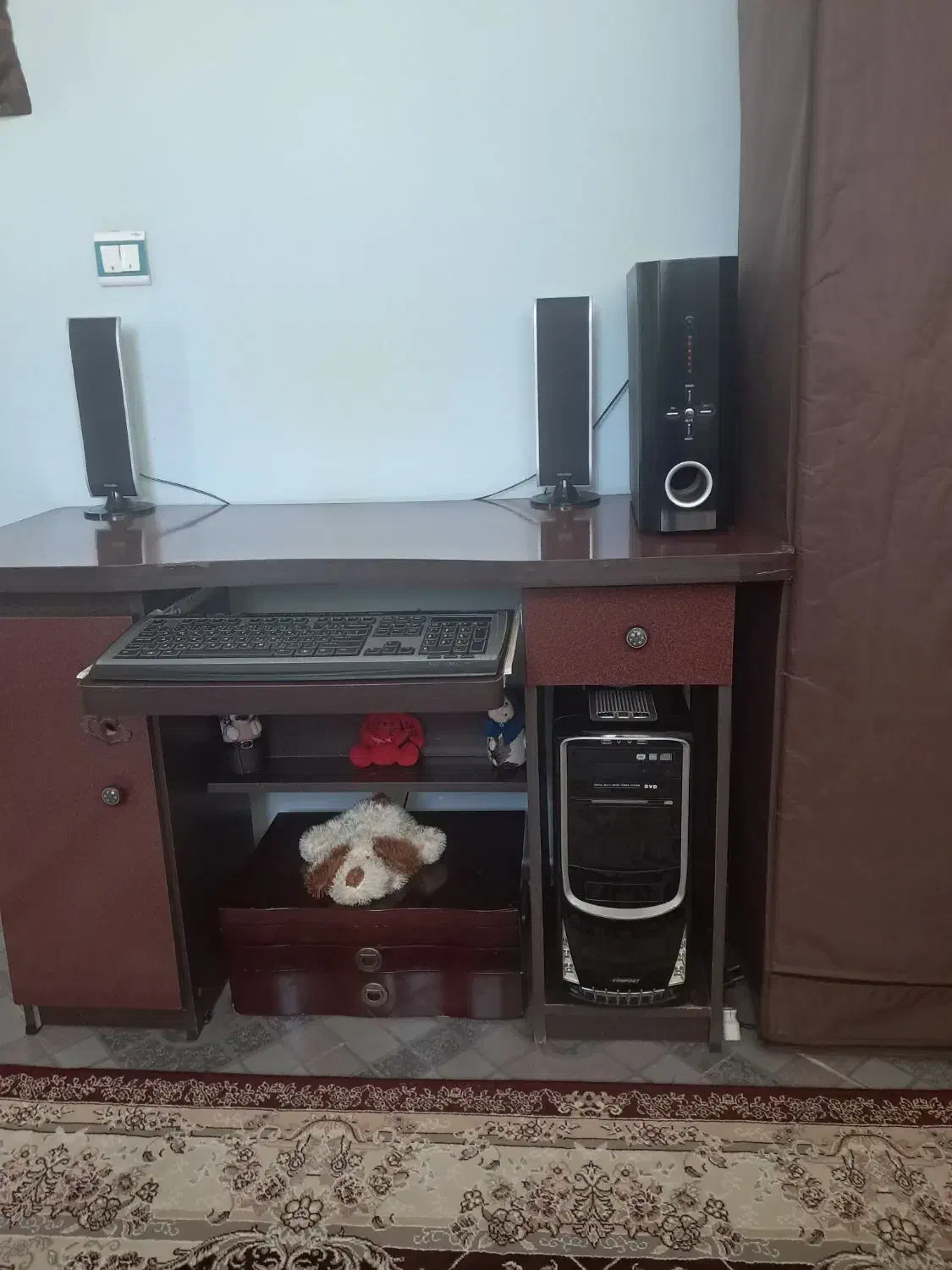 کیس کامپیوتر|میز تحریر و کامپیوتر|هشتگرد, شهرک گلها|دیوار